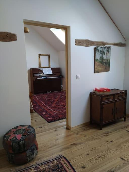 Superbe Appartement Dans Charmant Corps De Ferme Acheres-la-Foret Exterior photo