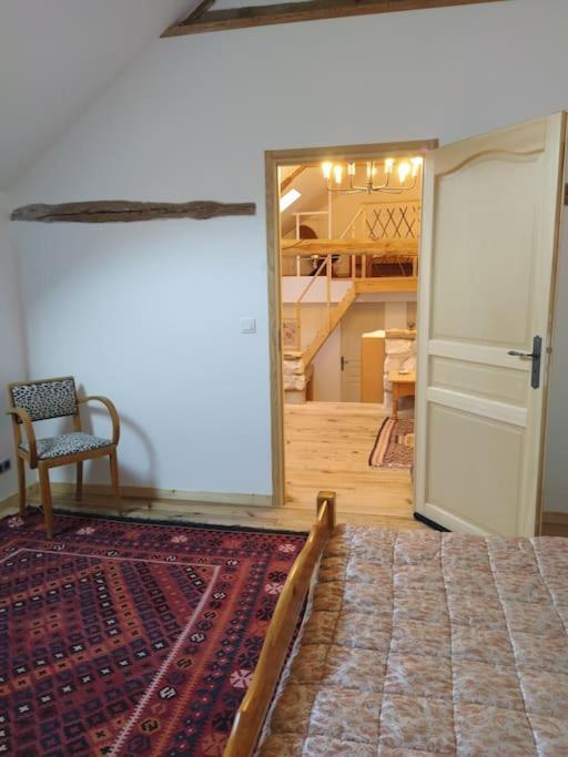Superbe Appartement Dans Charmant Corps De Ferme Acheres-la-Foret Exterior photo